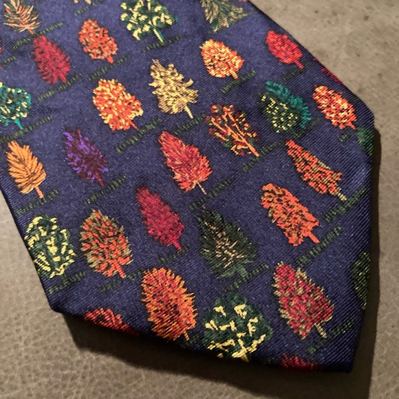 Vintage  “Autumn Trees” Alynn Neckwear tie - Picture 4 of 11